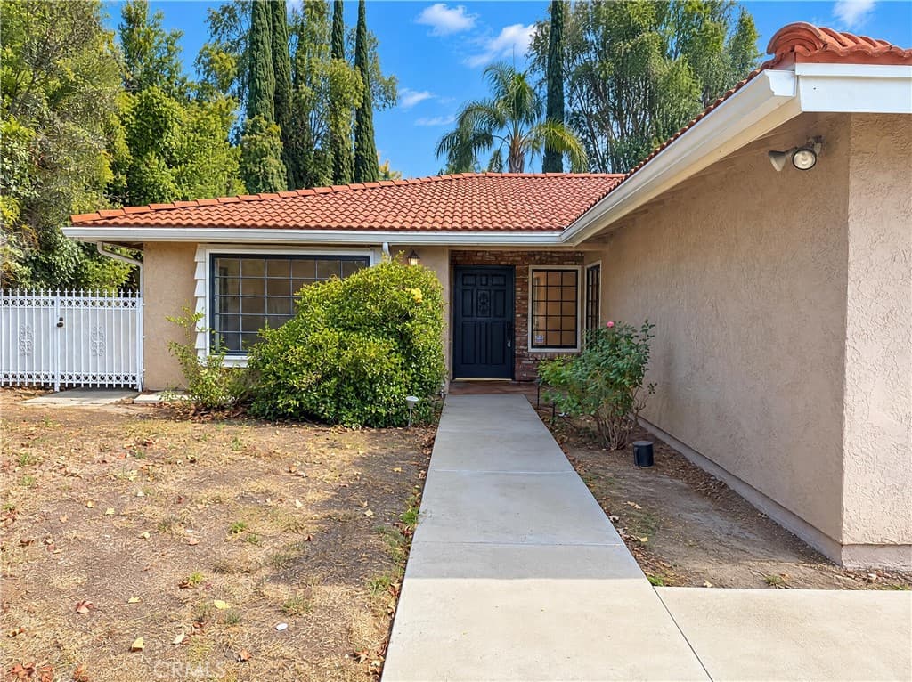 Home at 1042 Whispering Oaks, Arcadia — photo 3 of 12