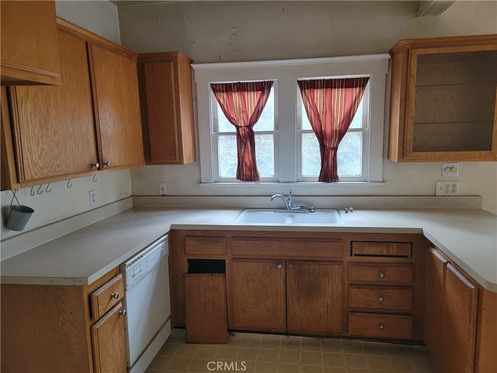 Home at 515 Belleview, San Dimas — photo 4 of 12
