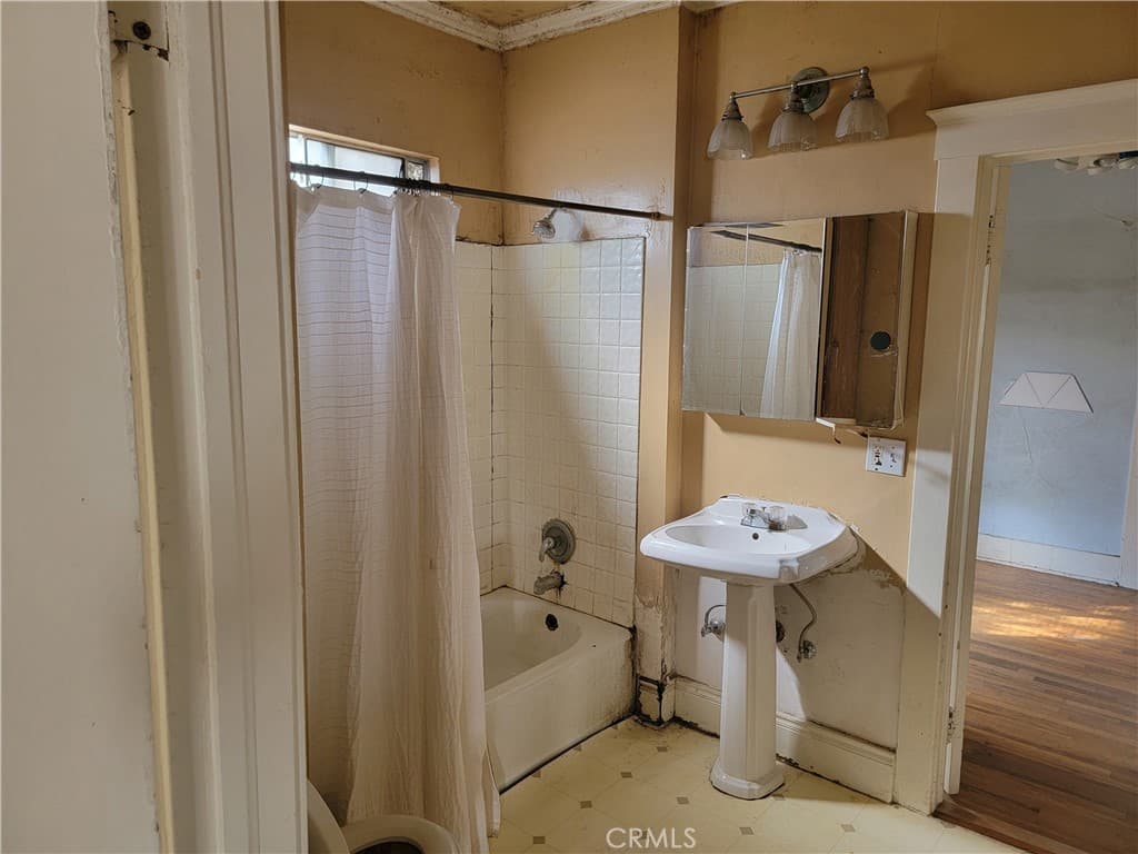 Home at 515 Belleview, San Dimas — photo 9 of 12