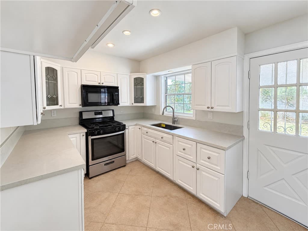 Home at 5653 N Viceroy Avenue, Azusa — photo 3 of 12
