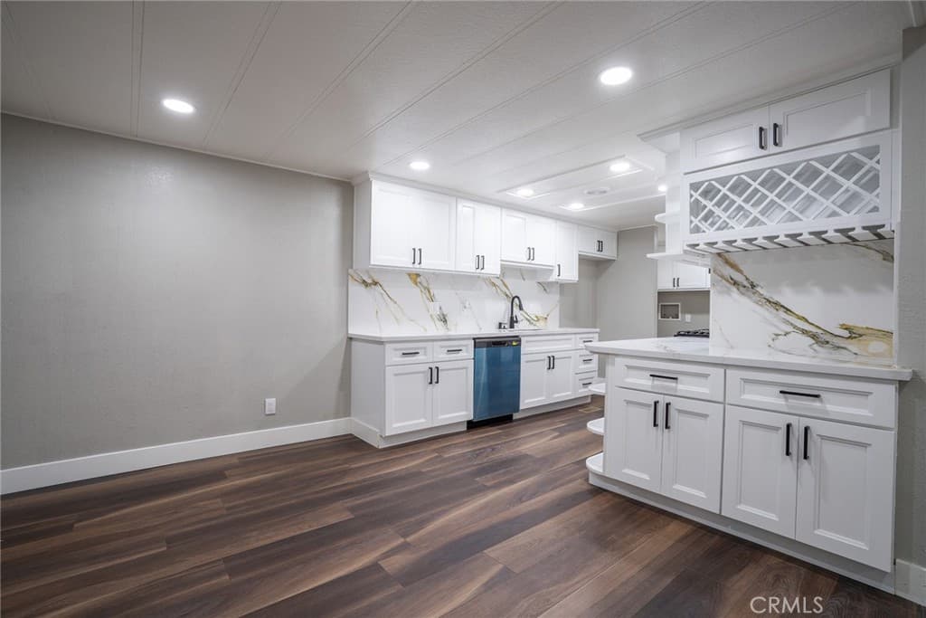Home at 212 Las Brisas Circle, Pomona — photo 11 of 12