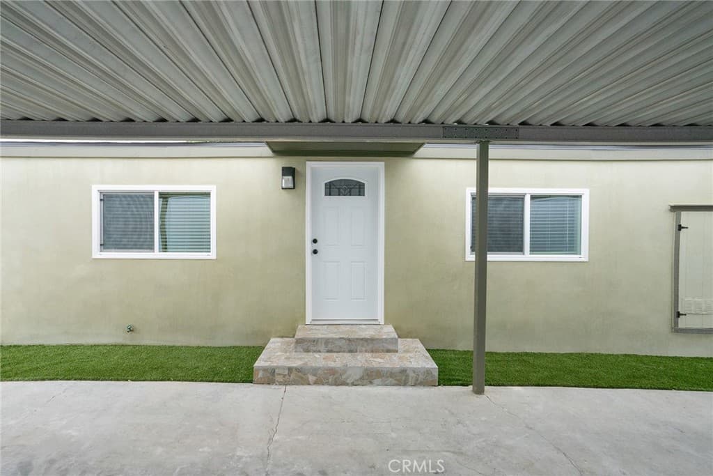 Home at 212 Las Brisas Circle, Pomona — photo 5 of 12