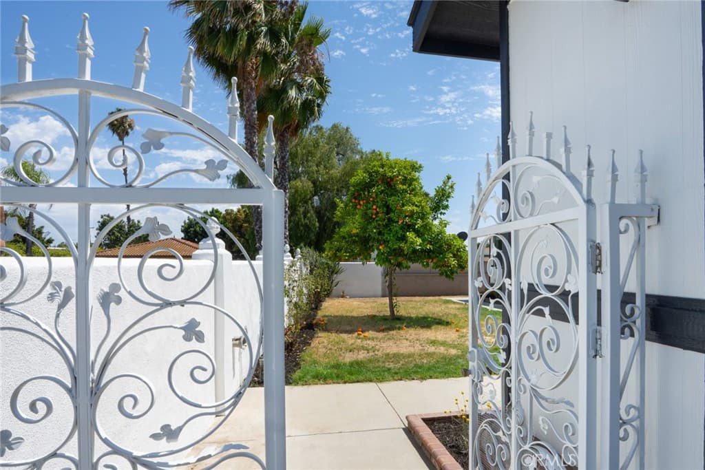 Home at 261 Las Brisas Circle, Pomona — photo 5 of 12