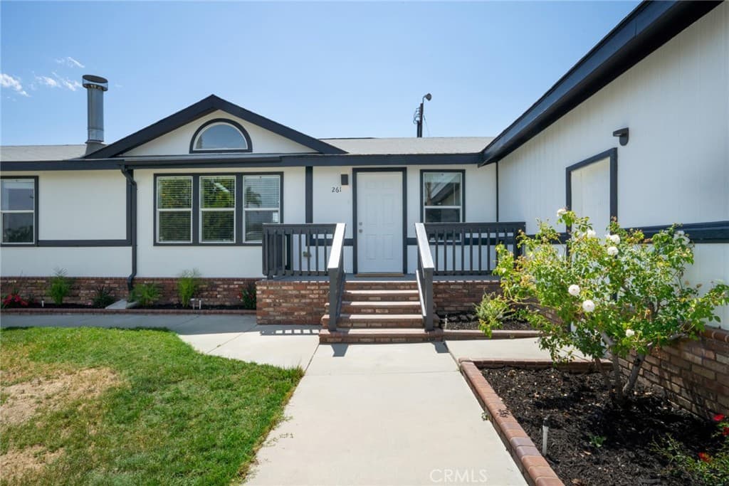 Home at 261 Las Brisas Circle, Pomona — photo 10 of 12