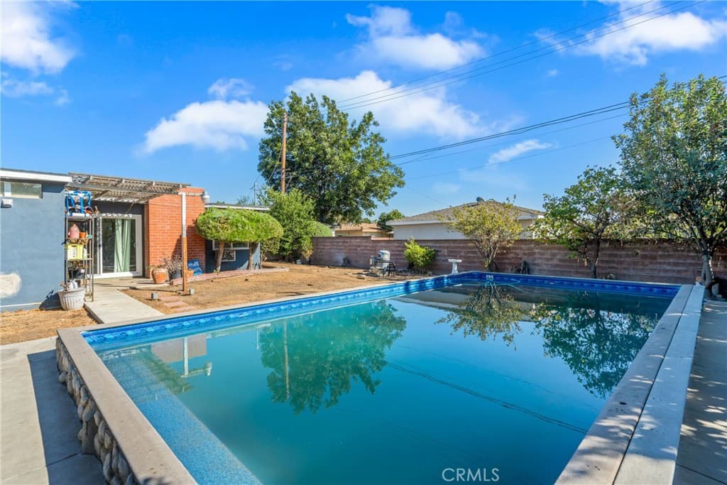 Home at 1333 Singingwood, Pomona — photo 3 of 12