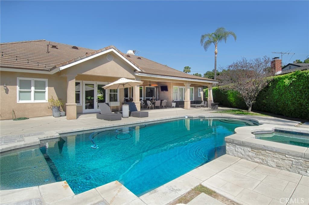 Home at 211 S Grand, West Covina — photo 11 of 12