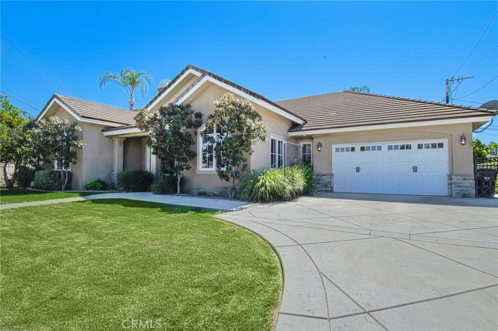 Home at 211 S Grand, West Covina — photo 3 of 12