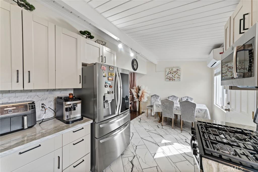 Home at 5721 N Rockvale Ave, Azusa — photo 11 of 12