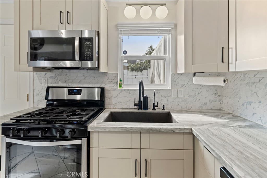 Home at 5721 N Rockvale Ave, Azusa — photo 10 of 12