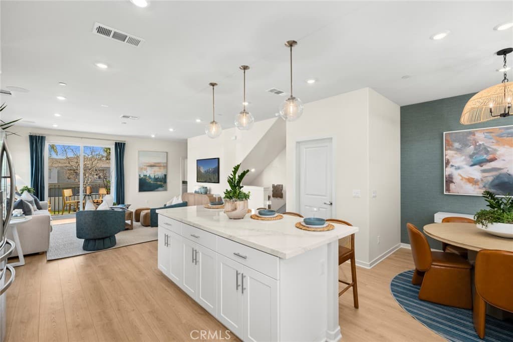 Townhouse at 664 E Fourth Street, Pomona — photo 5 of 12