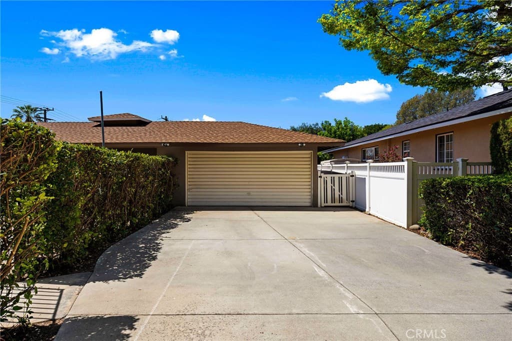Home at 883 E Leadora, Glendora — photo 7 of 12