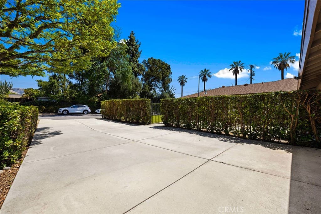 Home at 883 E Leadora, Glendora — photo 8 of 12