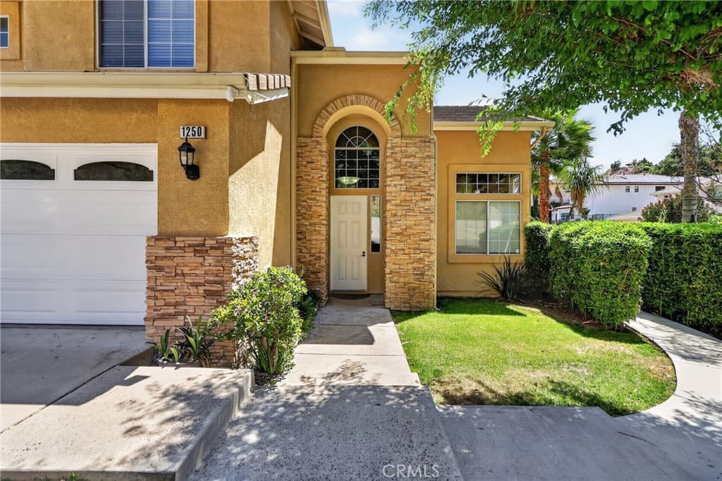 Home at 1250 Loma Vista, Pomona — photo 2 of 12