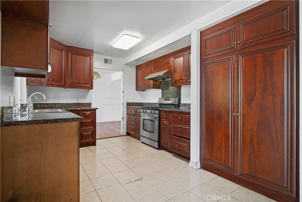 Home at 1935 Walnut Leaf, Walnut — photo 7 of 12