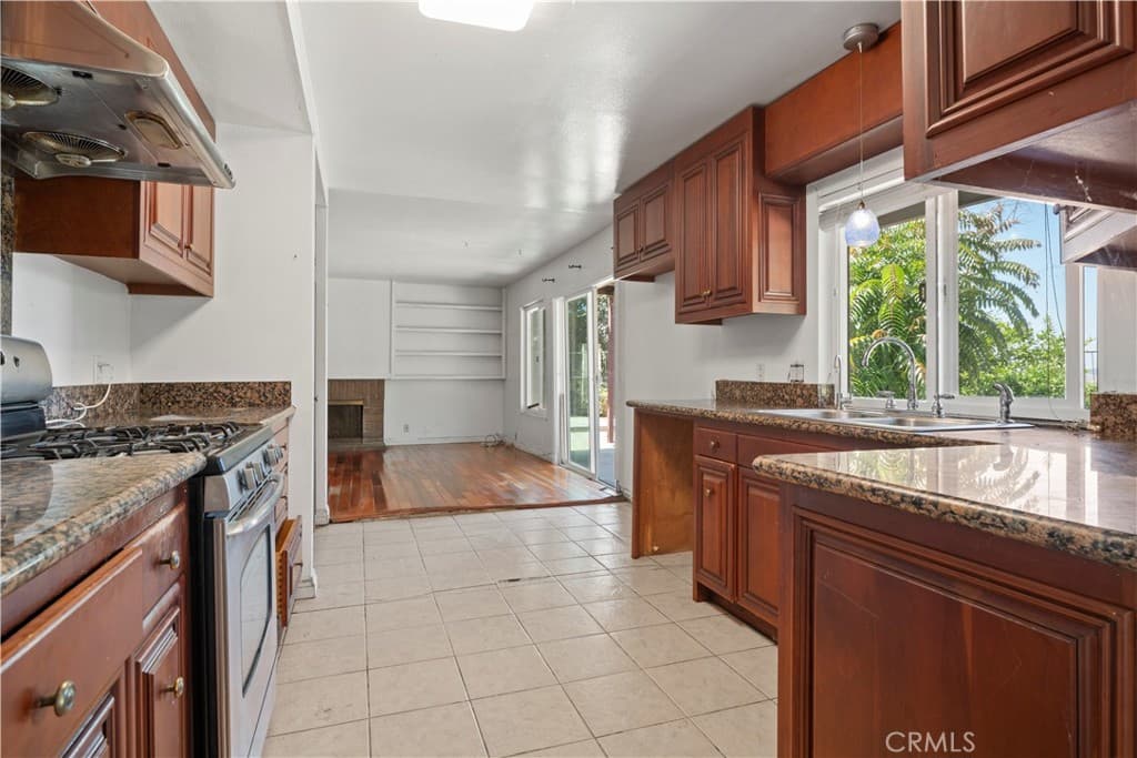 Home at 1935 Walnut Leaf, Walnut — photo 9 of 12
