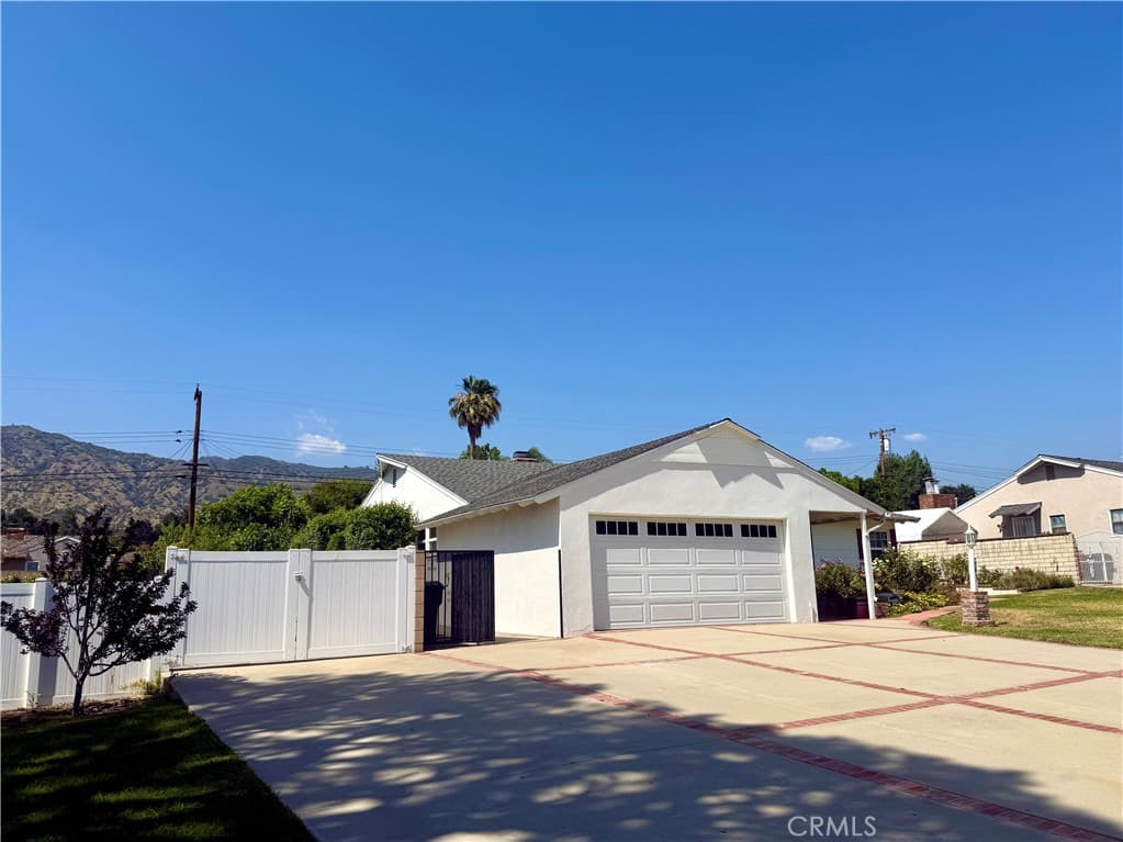 Home at 543 E Comstock, Glendora — photo 5 of 12