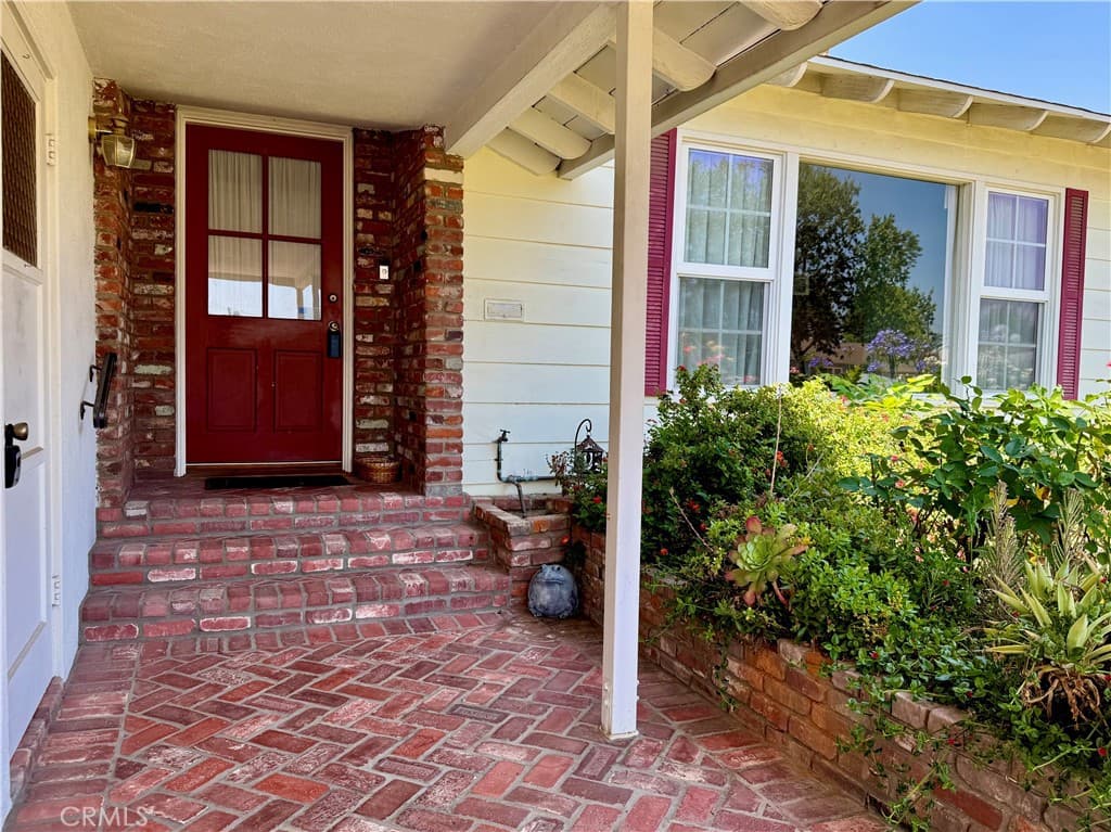 Home at 543 E Comstock, Glendora — photo 6 of 12