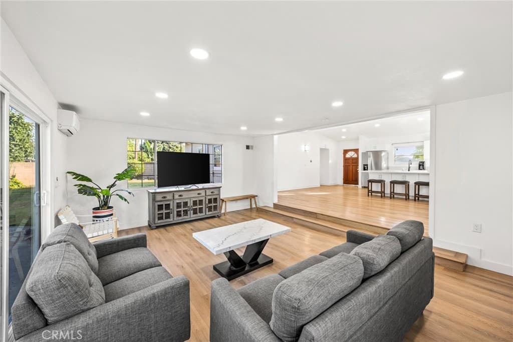 Home at 1019 W Pine, West Covina — photo 9 of 12