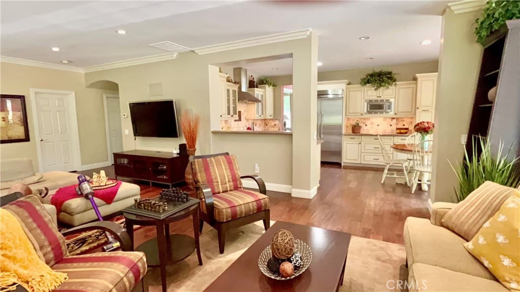 Home at 416 Calle Canela, San Dimas — photo 9 of 12