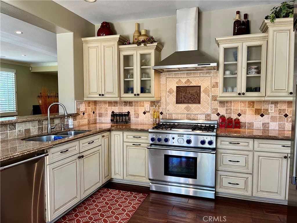 Home at 416 Calle Canela, San Dimas — photo 10 of 12