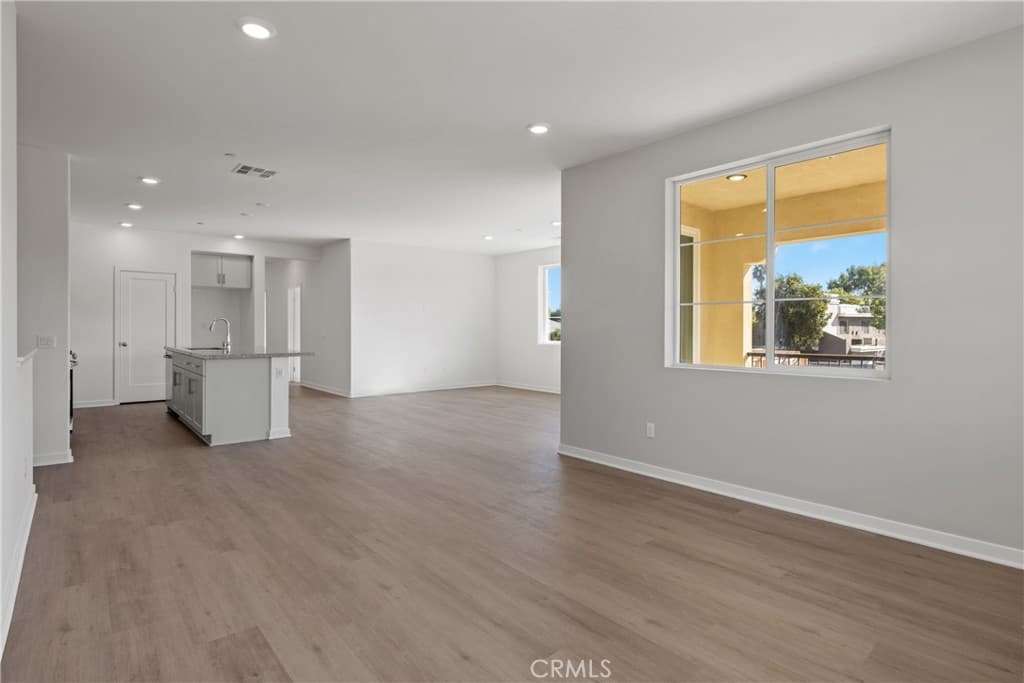 Townhouse at 199 Sonoma Lane, Claremont — photo 4 of 12
