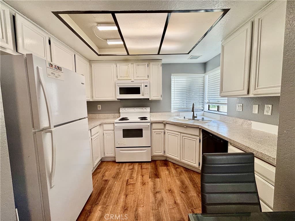 Condo at 22719 Lakeway Drive 400, Diamond Bar — photo 5 of 12