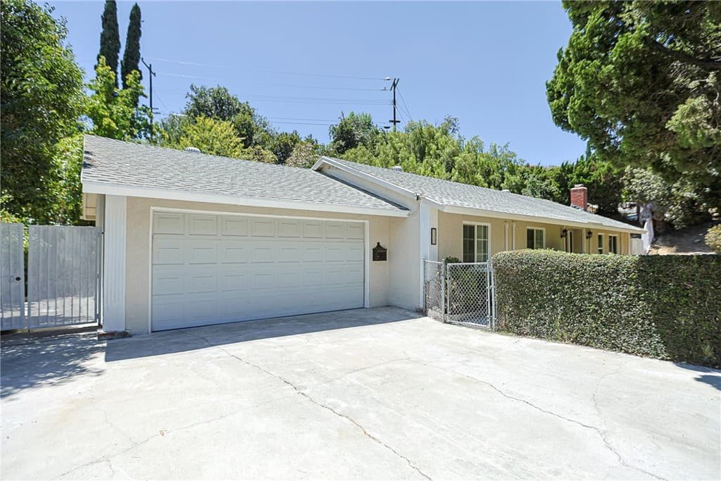 Home at 133 Banbridge, La Puente — photo 2 of 12