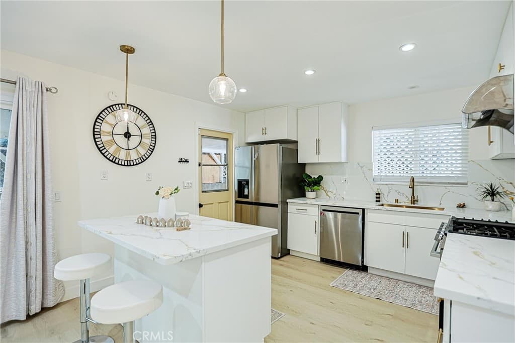 Home at 133 Banbridge, La Puente — photo 3 of 12