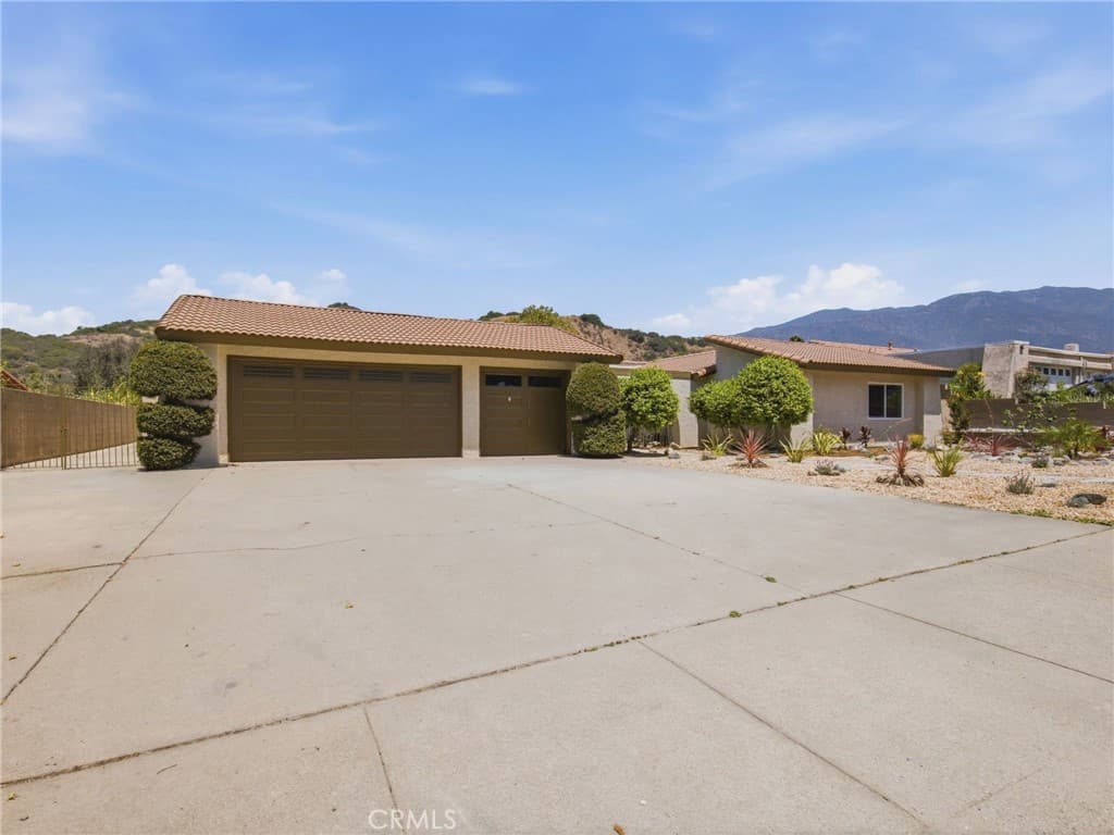 Home at 225 Armstrong Drive, Claremont — photo 3 of 12