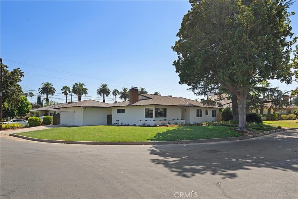 Home at 2121 S 3rd, Arcadia — photo 1 of 12