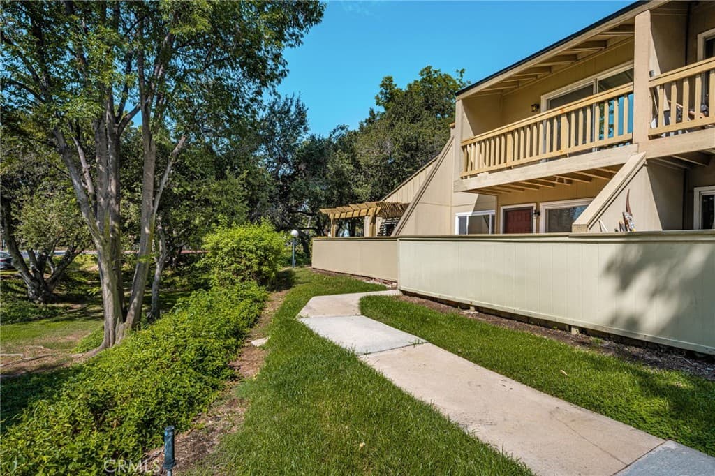 Condo at 1492 W Badillo, San Dimas — photo 4 of 12