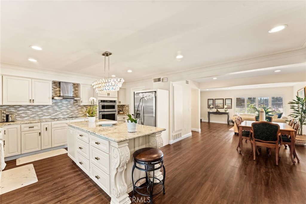 Townhouse at 676 redwood Lane, San Dimas — photo 11 of 12