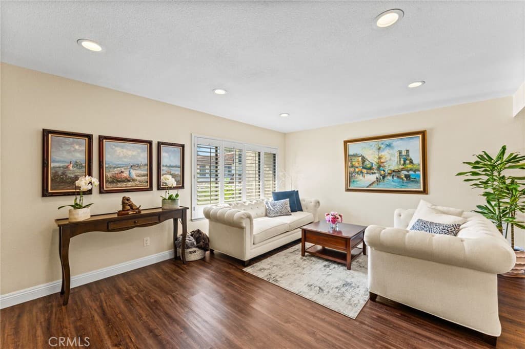 Townhouse at 676 redwood Lane, San Dimas — photo 3 of 12