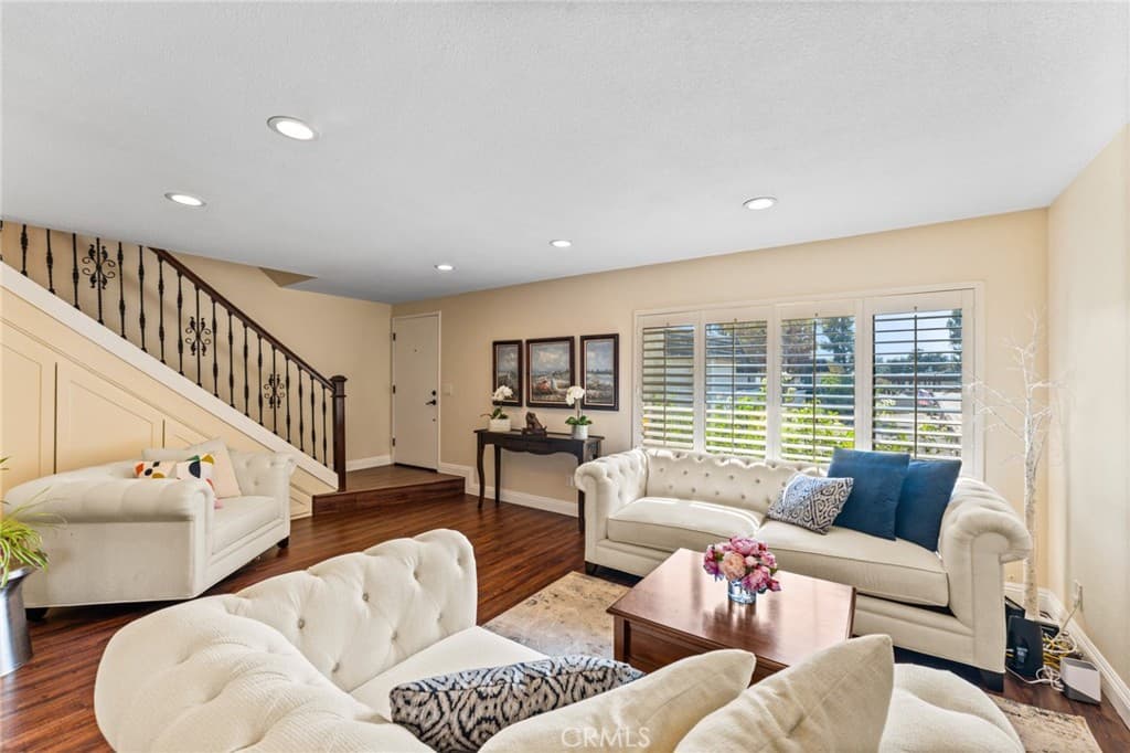 Townhouse at 676 redwood Lane, San Dimas — photo 5 of 12