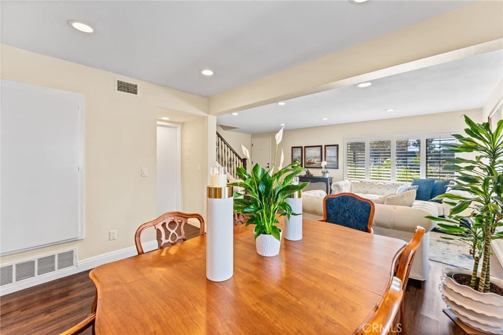 Townhouse at 676 redwood Lane, San Dimas — photo 9 of 12