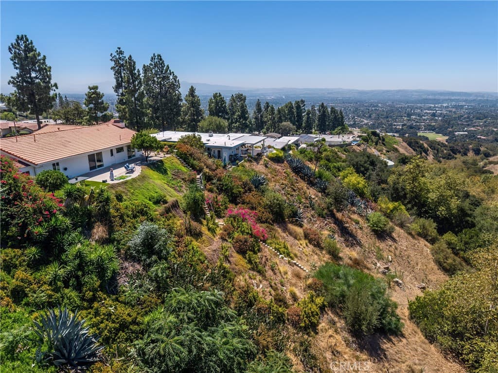 Home at 2817 N Mountain Avenue, Claremont — photo 4 of 12