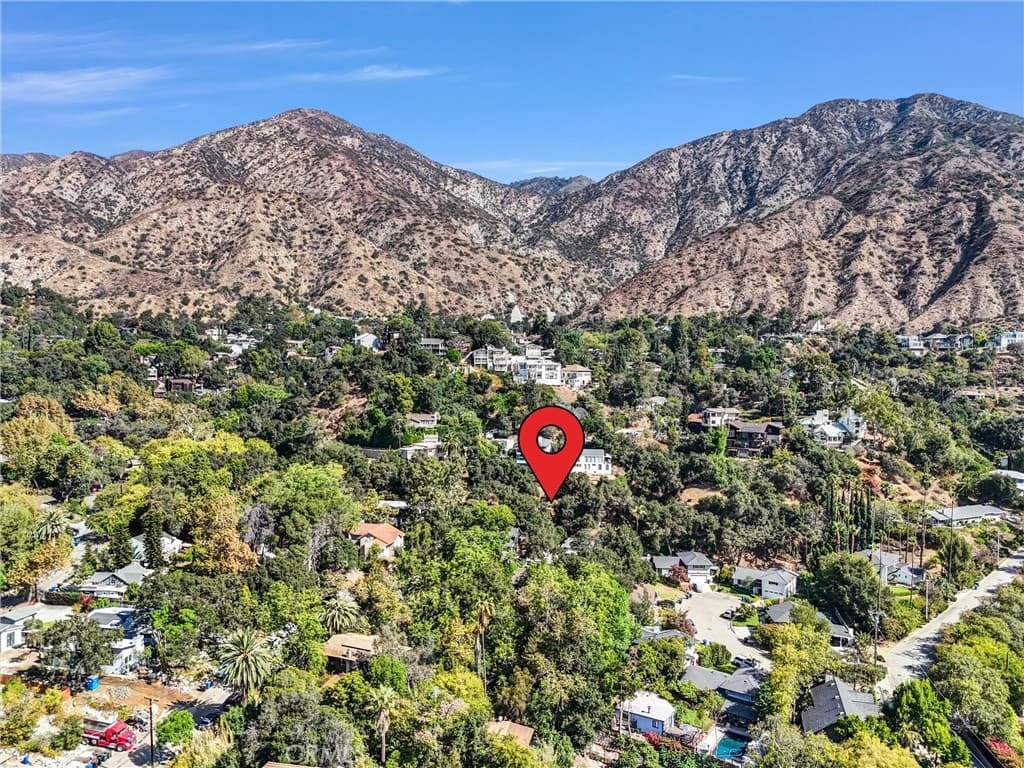 Home at 440 S Sycamore Place, Sierra Madre — photo 6 of 12