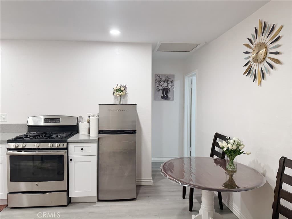 Home at 114 W Olive, Pomona — photo 4 of 12