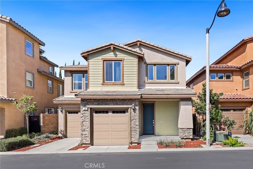 Home at 107 Cambria Court, Pomona — photo 2 of 12