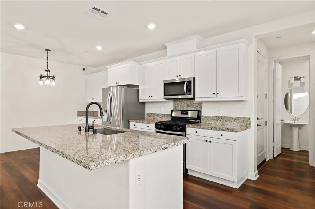Home at 107 Cambria Court, Pomona — photo 9 of 12