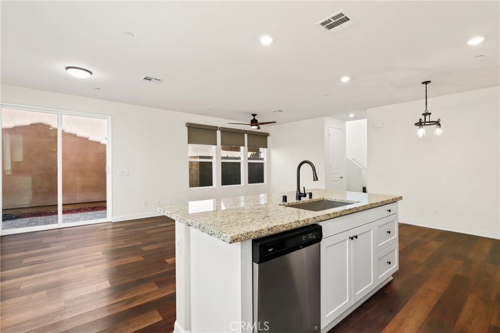 Home at 107 Cambria Court, Pomona — photo 10 of 12