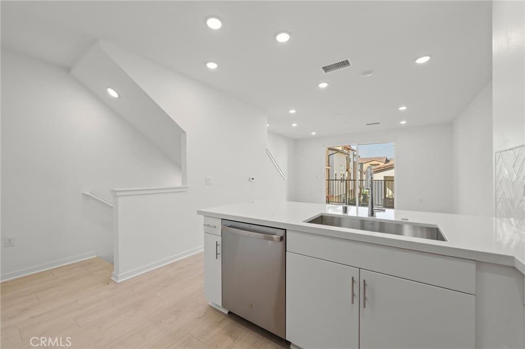 Townhouse at 463 Paradiso Place, Covina — photo 8 of 12