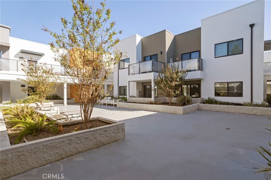 Multi-Family at 1300 W Mission Boulevard 1-33, Pomona — photo 6 of 12