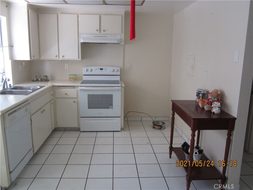 Condo at 845 N Junipero Drive, Duarte — photo 11 of 12