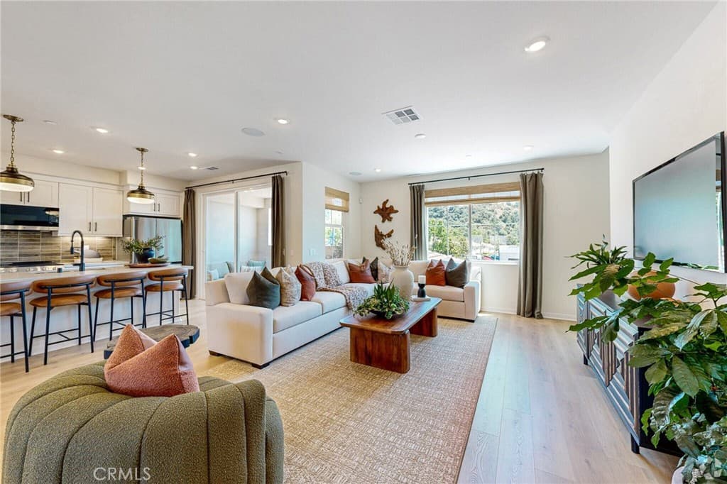 Townhouse at 556 Gregory Way, Glendora — photo 8 of 12