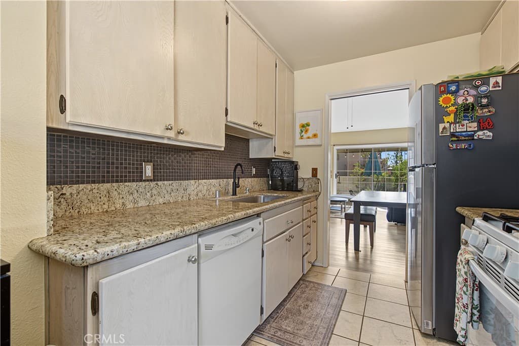 Townhouse at 592 W Huntington B, Arcadia — photo 12 of 12