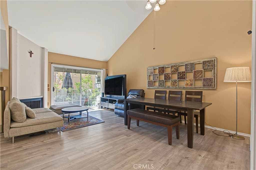 Townhouse at 592 W Huntington B, Arcadia — photo 6 of 12