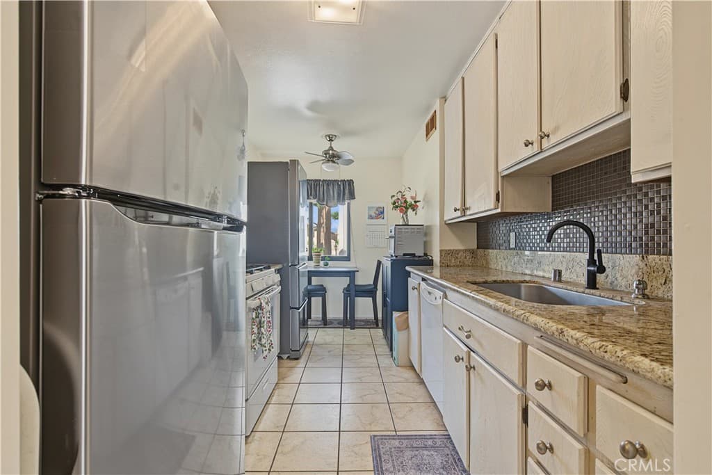 Townhouse at 592 W Huntington B, Arcadia — photo 8 of 12