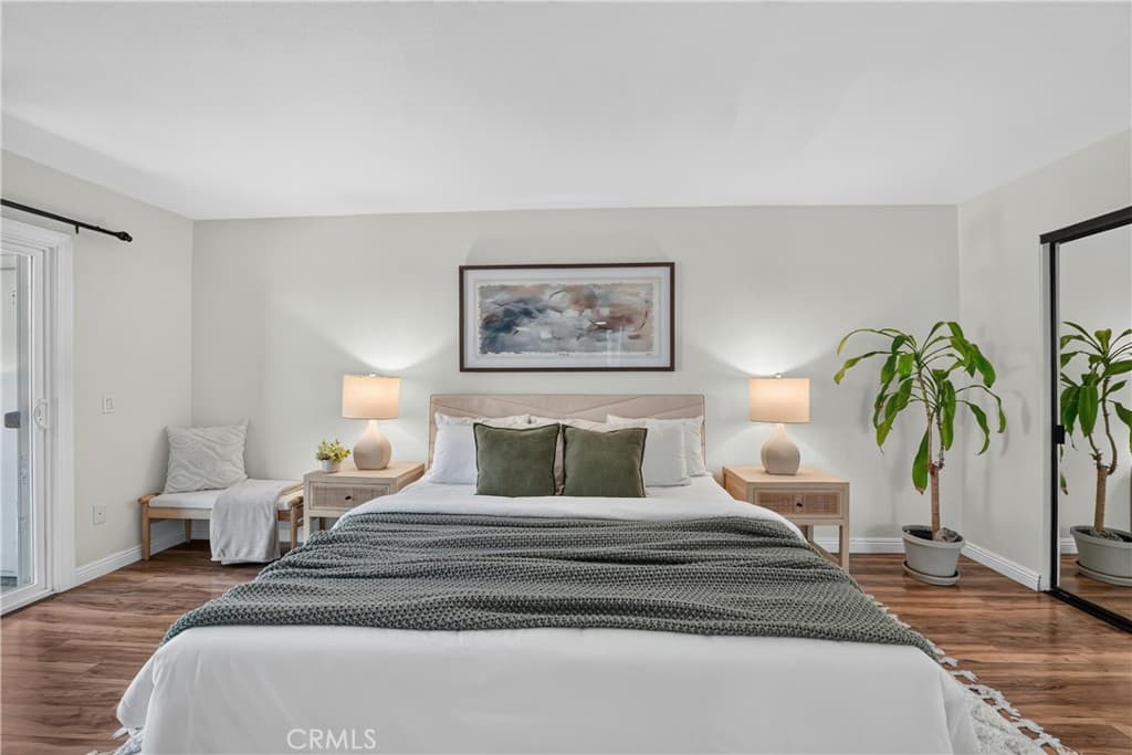 Condo at 69 Brownfield, Pomona — photo 3 of 12