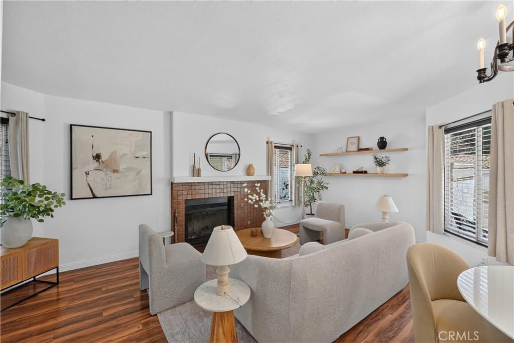 Condo at 69 Brownfield, Pomona — photo 8 of 12